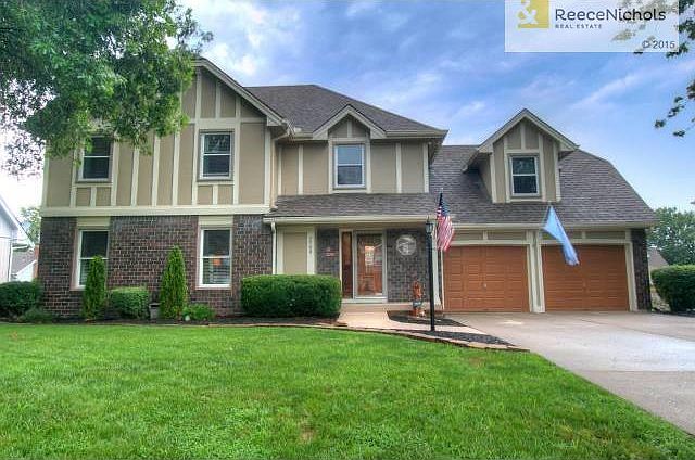 2 Story home in Carriage Hills