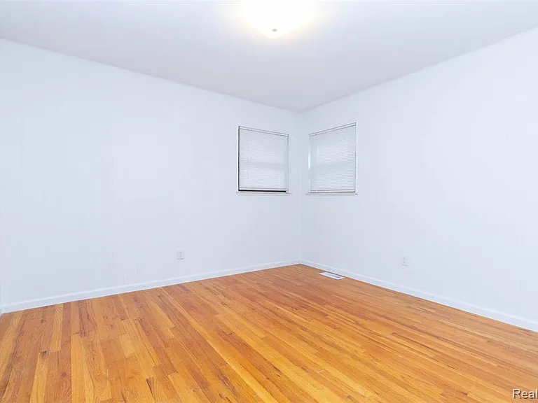 7580 Thornwood St — Photo 20