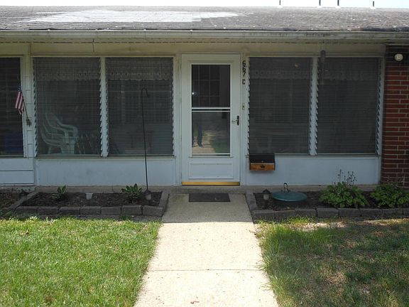 3rd image of 667C New Castle Ct