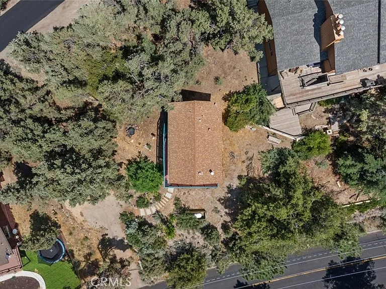 2304 Woodland Dr — Photo 6
