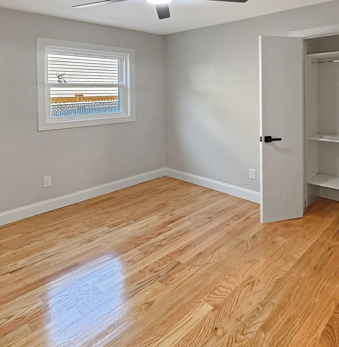 3 bed, 1.0 bath, 1904 sqft, $3,500 — Photo 3