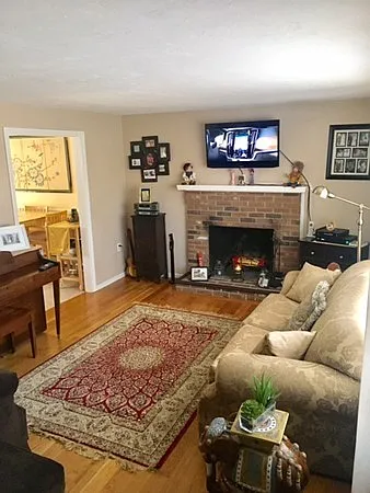 2 bed, 1.5 bath, 897 sqft, $2,195 — Photo 2