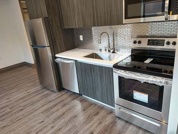 4th image of 644 N Normandie Ave #13