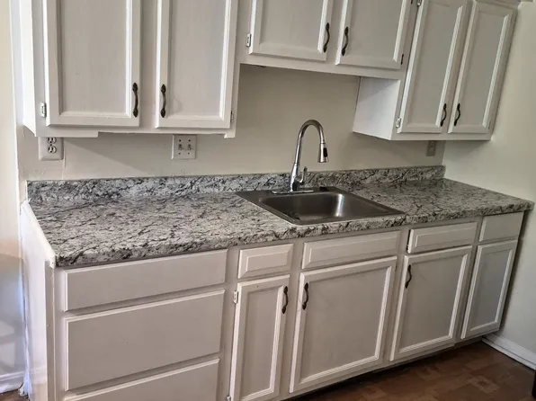 2501 McVeary Ct APT B, Silver Spring, MD 20906