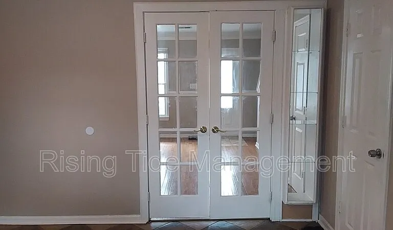 422 Buckingham Cir — Photo 5