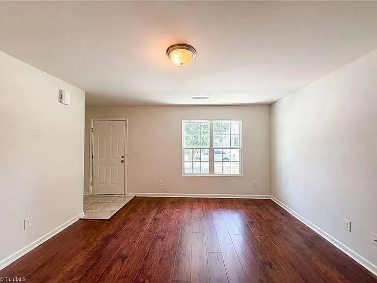 4662 Chapel Ridge Dr — Photo 11