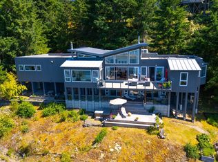 1670 Whitesails Dr, Bowen Island, BC V0N1G2