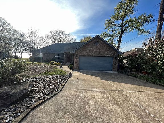 2nd image of 252 Nob Hill Cir