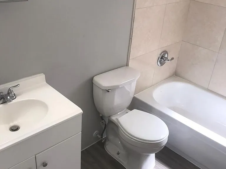 St George Apartments — Photo 15