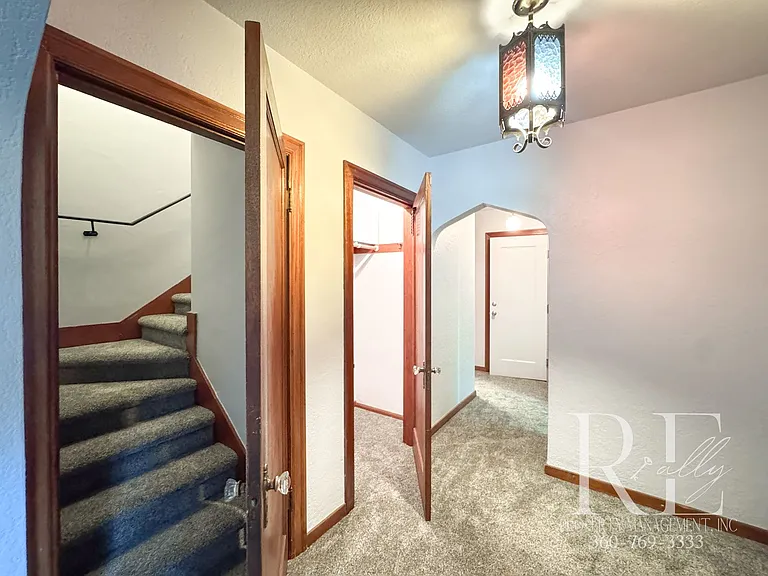 9051 Sunset Ln NW — Photo 6