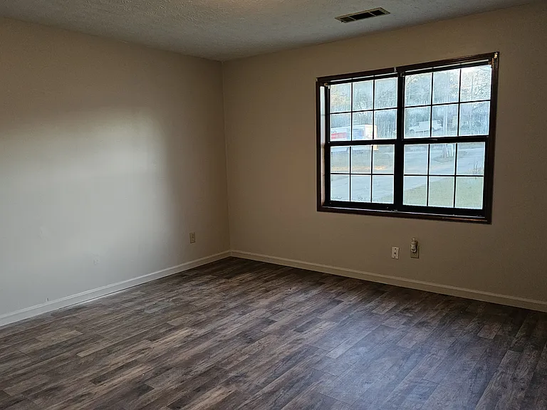 2835 Springdale Rd #B — Photo 11