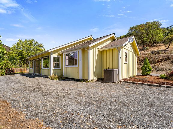 2nd image of 886 Humbug Creek Rd