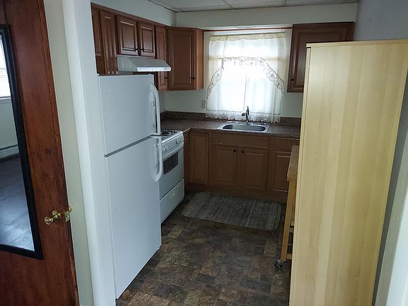 5th image of 190 W 24th St #2