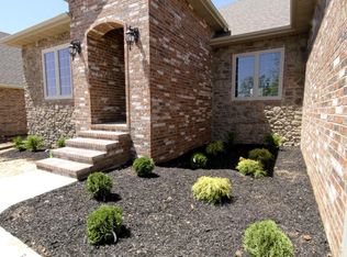 5325 S Twelve Oaks Rd, Springfield, MO 65810