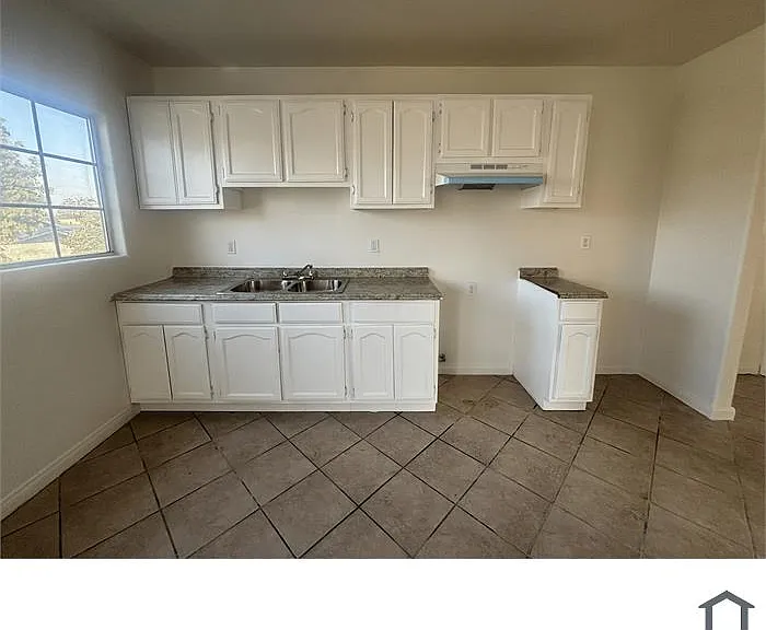 9562 Compton Ave #3 — Photo 1