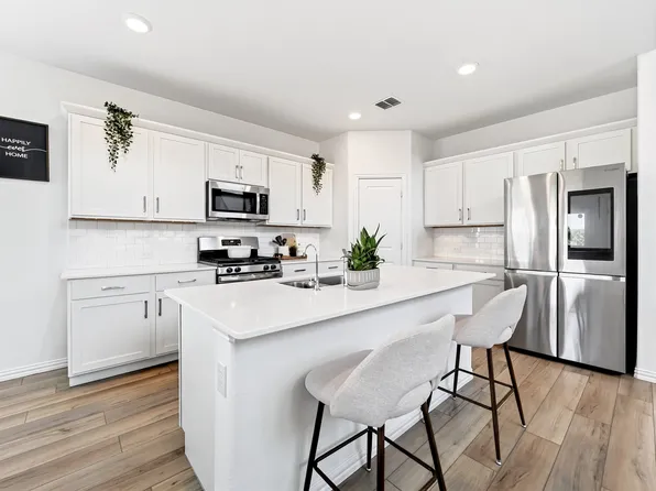 1212 Western Yarrow Ave, Justin, TX 76247