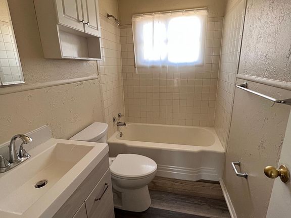 4th image of 2805 Westhaven Cir #B