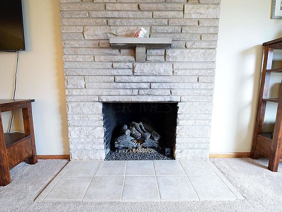 5th image of 3279 Woodlawn Ave