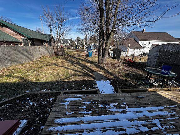 5th image of 447 Wentworth Ave