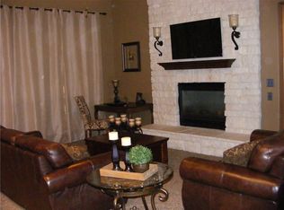 915 Wheeler Creek Dr, Gainesville, TX 76240