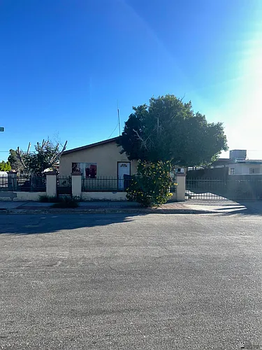 2203 S Maple Ave Photo 1