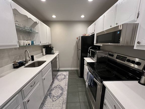 2nd image of 2600 Windsor Mall APT 2E