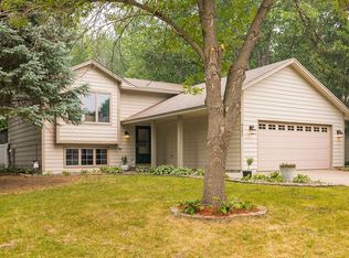 9202 Sycamore Ln N, Maple Grove, MN 55369