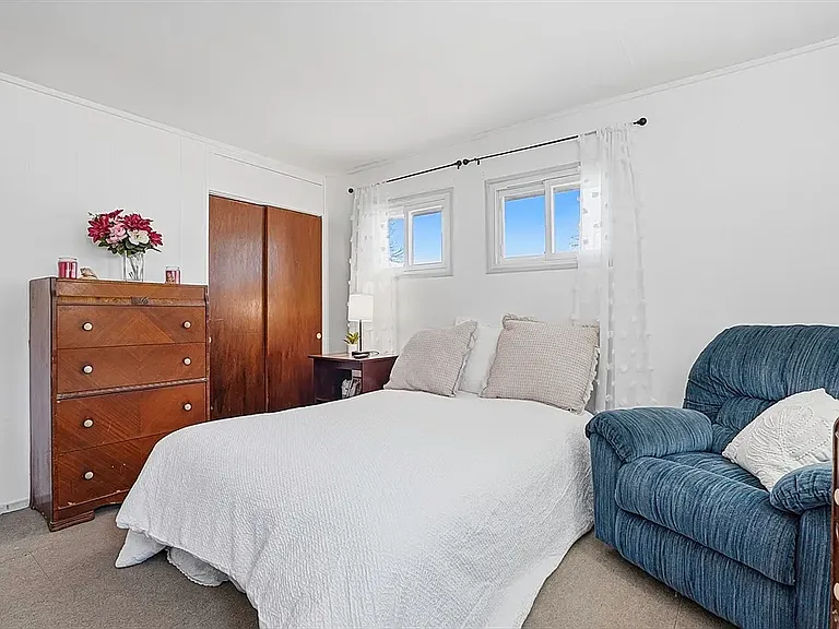 25 Lyman St — Photo 4