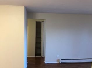 2256 Nichols Rd #2D, Arlington Heights, IL 60004