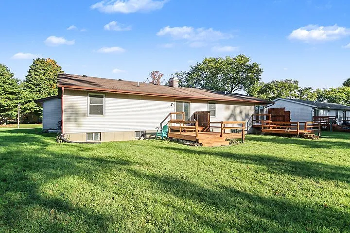 3 bed, 1440 sqft, $2,000 — Photo 3