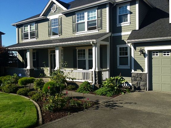 2nd image of 1802 Pointe Woodworth Dr NE