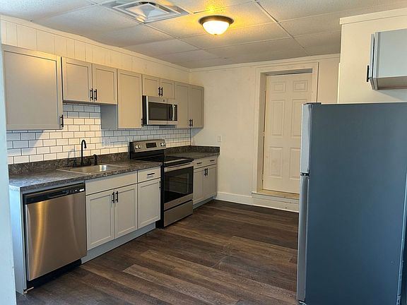 2nd image of 112-114 Market St #3