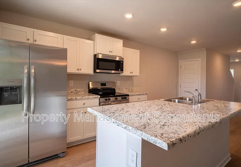 4151 Hudson Ct — Photo 9