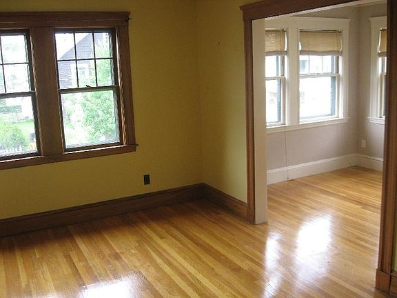 4th image of 27 Willoughby St #Kr