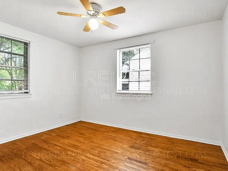 702 Compton St — Photo 6
