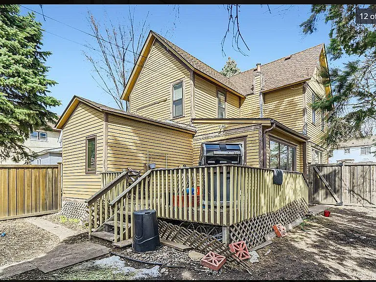 2406 Lincoln St NE — Photo 3