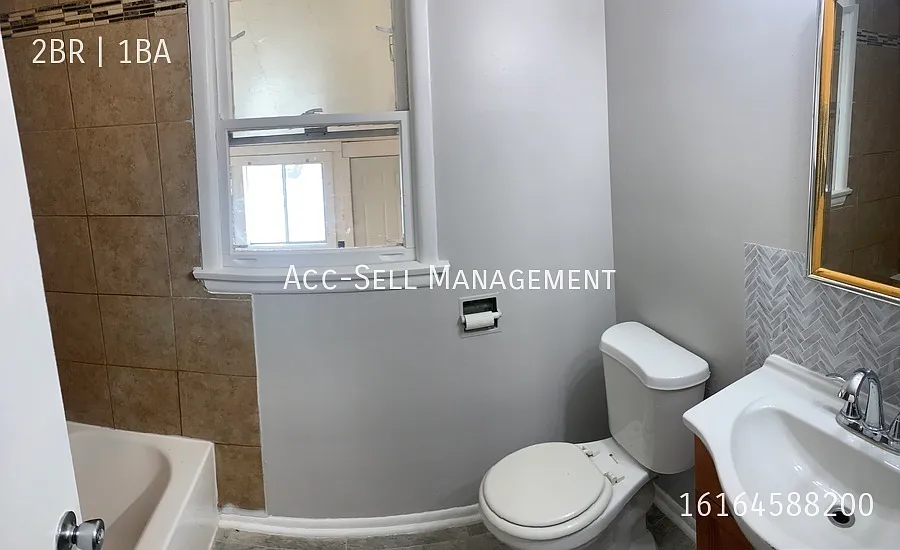 Two bedroom Duplex at 1013 Powers NW — Photo 4