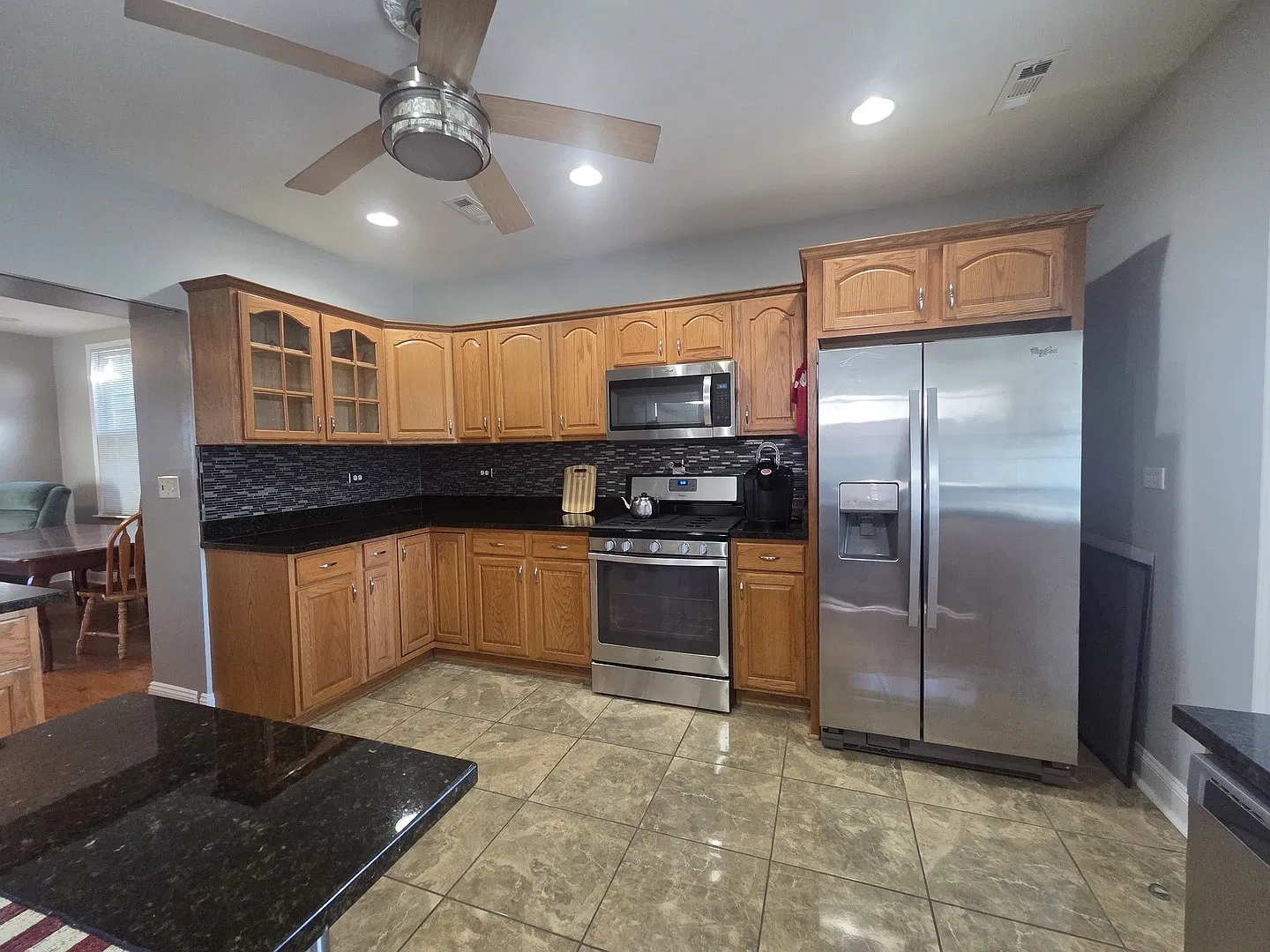2 bed, 1200 sqft, $2,300 — Photo 3