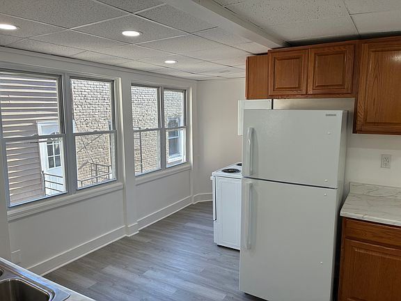 4th image of 667-671 Monroe Ave #15