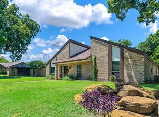 2034 Sierra Dr, Lewisville, TX 75077
