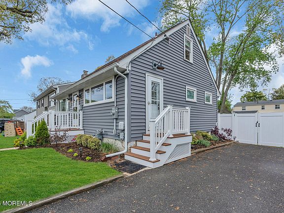 2nd image of 2223 Edgar Road