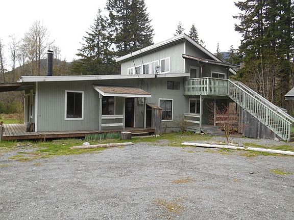 3rd image of 74714 NE Stevens Pass Hwy