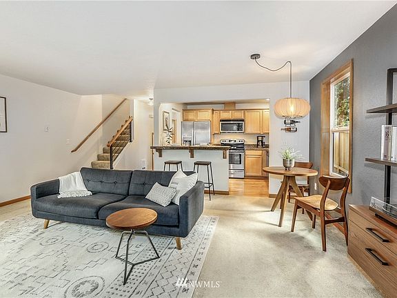 Move in condition no work or remodeling needed here.