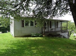 1012 Osborne Dr, Rainelle, WV 25962