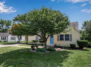 542 Meadowbrook Dr, Lewiston, NY 14092