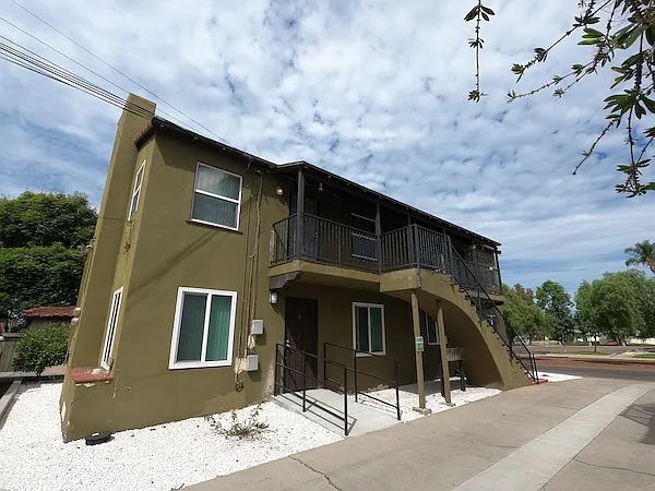 2 bed, 676 sqft, $2,395 — Photo 1