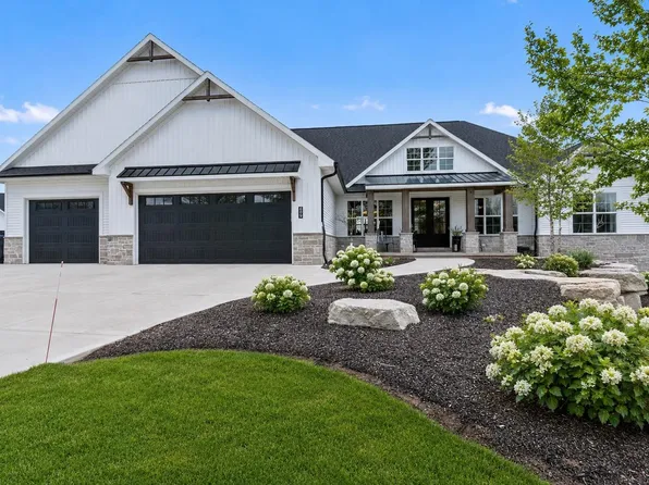 699 Blackberry Ct, Oneida, WI 54155