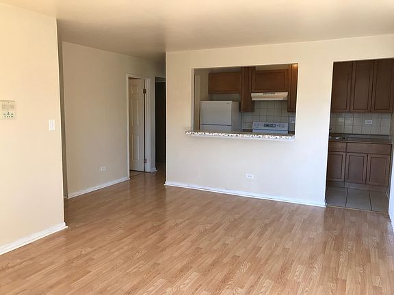 3rd image of 1810 N Green Ln S APT 2B