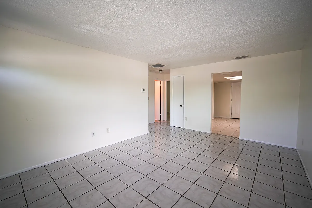 Building Photo - 1521 Clark St #1521