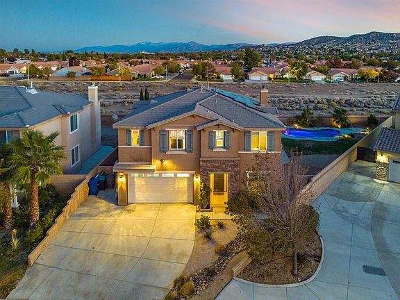 2nd image of 1672 Amargosa Dr
